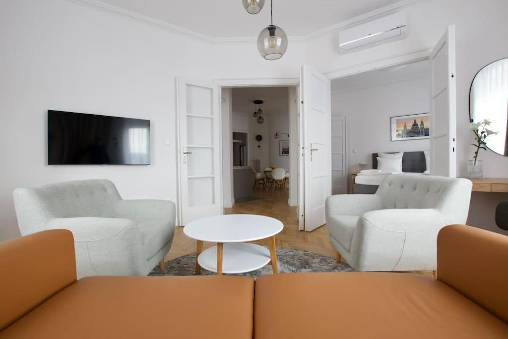 Premium Apartment By Hi - Central 2 Bedroom - Best View Budapeszt Zewnętrze zdjęcie