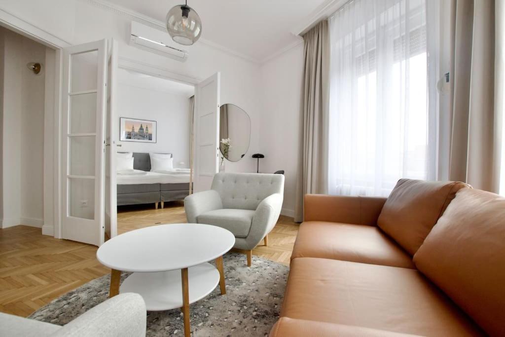 Premium Apartment By Hi - Central 2 Bedroom - Best View Budapeszt Zewnętrze zdjęcie