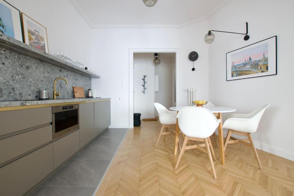 Premium Apartment By Hi - Central 2 Bedroom - Best View Budapeszt Zewnętrze zdjęcie