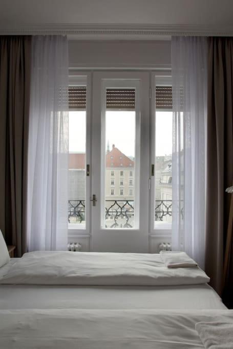 Premium Apartment By Hi - Central 2 Bedroom - Best View Budapeszt Zewnętrze zdjęcie