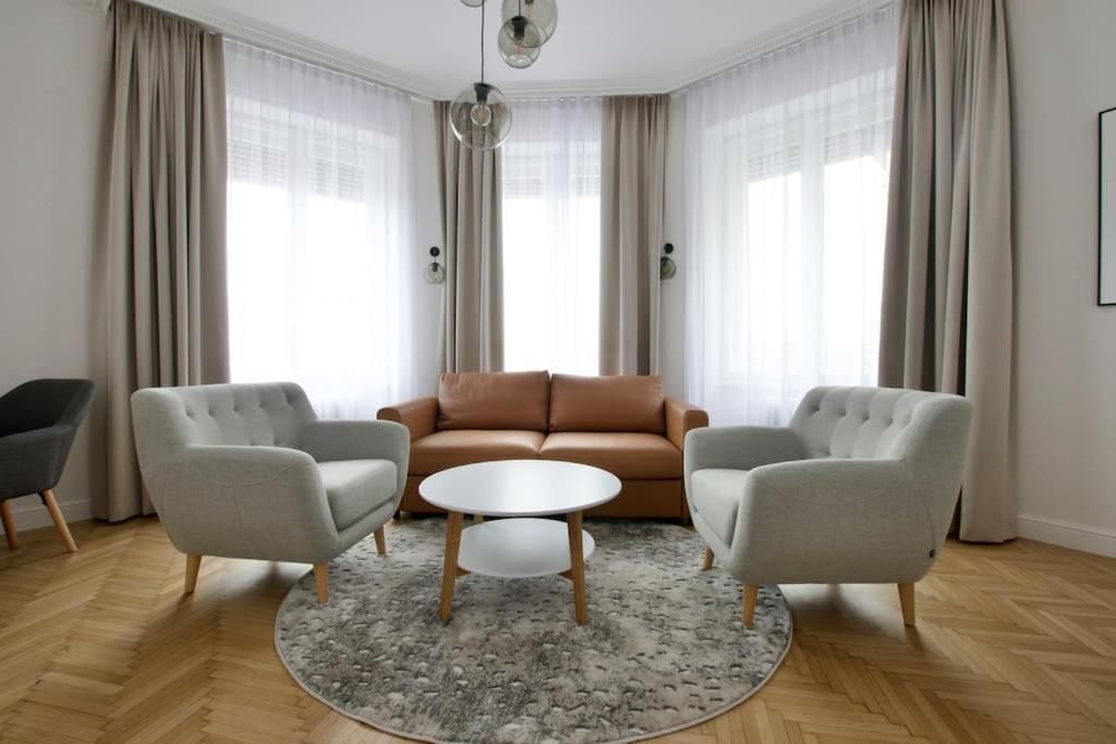 Premium Apartment By Hi - Central 2 Bedroom - Best View Budapeszt Zewnętrze zdjęcie