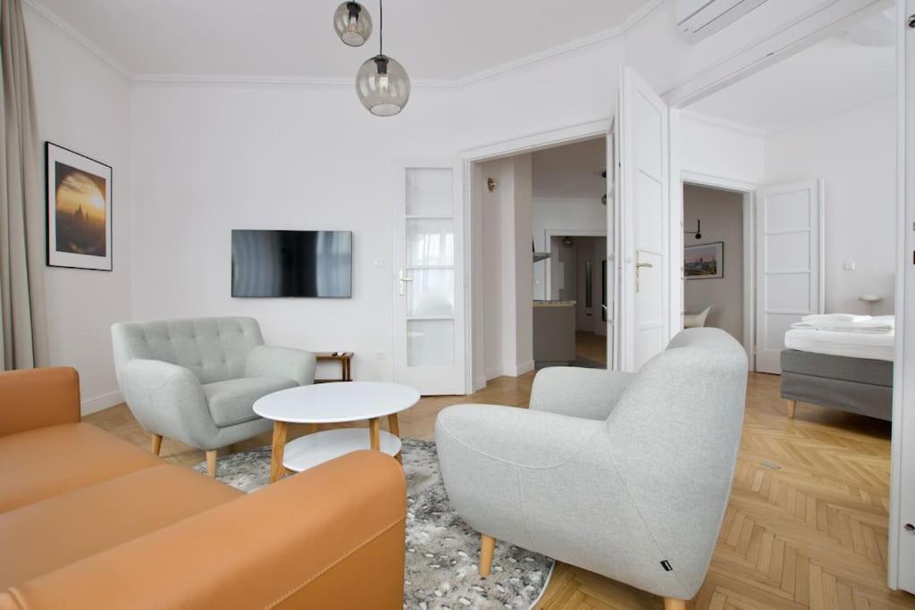 Premium Apartment By Hi - Central 2 Bedroom - Best View Budapeszt Zewnętrze zdjęcie