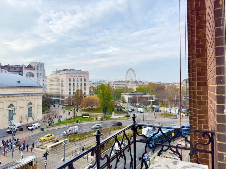 Premium Apartment By Hi - Central 2 Bedroom - Best View Budapeszt Zewnętrze zdjęcie
