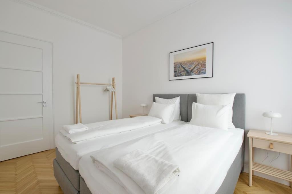 Premium Apartment By Hi - Central 2 Bedroom - Best View Budapeszt Zewnętrze zdjęcie